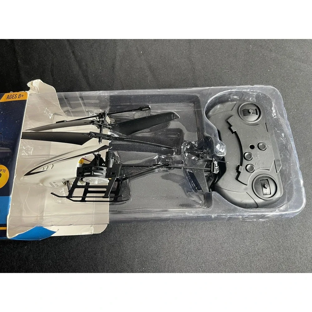 Well Played Toys Remote Control Helicopter White Black Built-in Gyro 24758 New